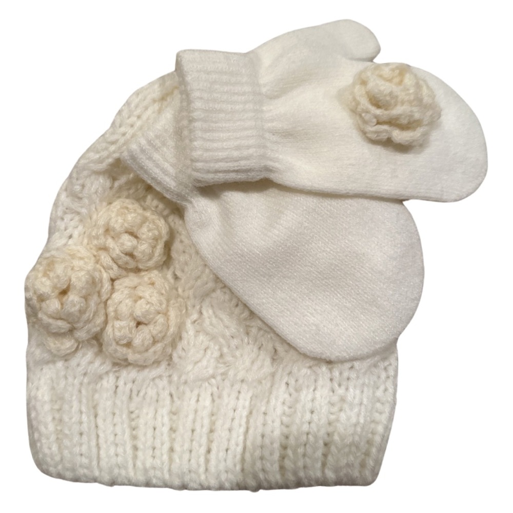 White hat and mittens - baby (up until 1 year)